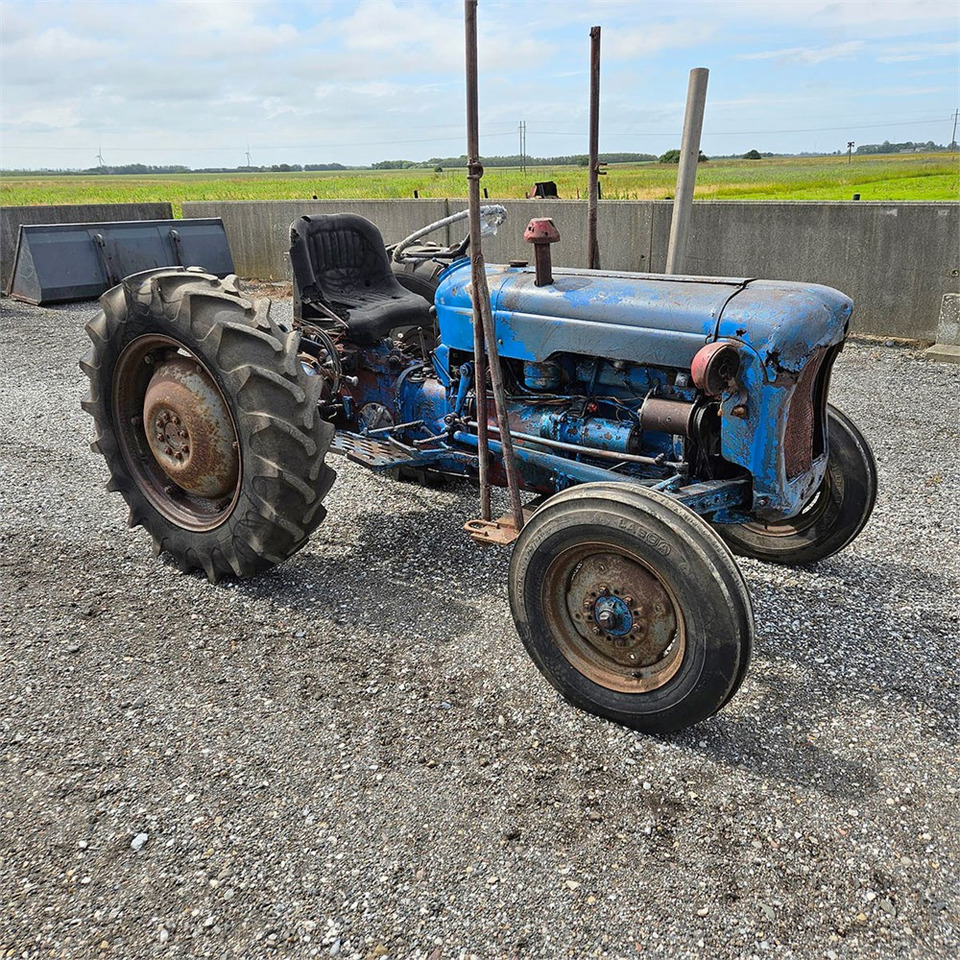 Fordson Dexta - Traktor: obrázok 1 Fordson Dexta - Traktor: obrázok 1