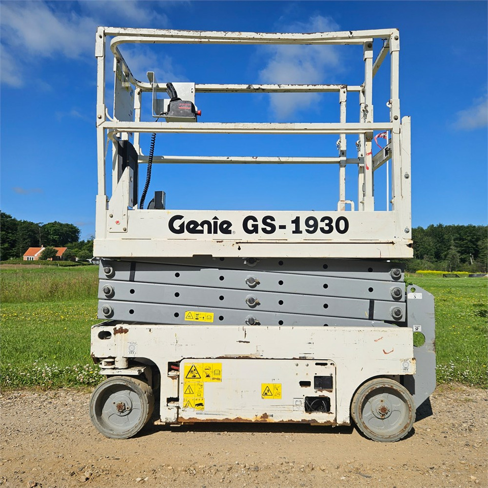 Genie GS 1930 - Samohybná plošiny: obrázok 2 Genie GS 1930 - Samohybná plošiny: obrázok 2