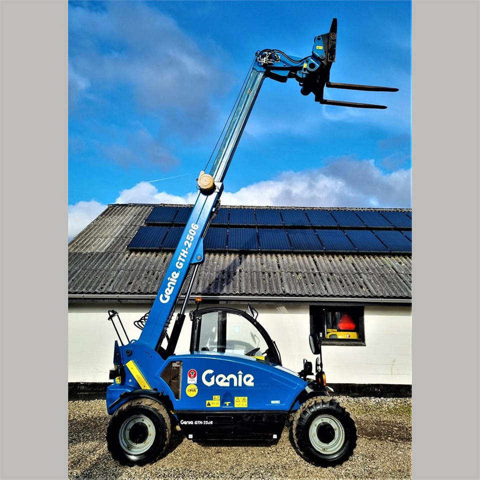 Genie GTH-2506 - Teleskopický nakladač: obrázok 1 Genie GTH-2506 - Teleskopický nakladač: obrázok 1