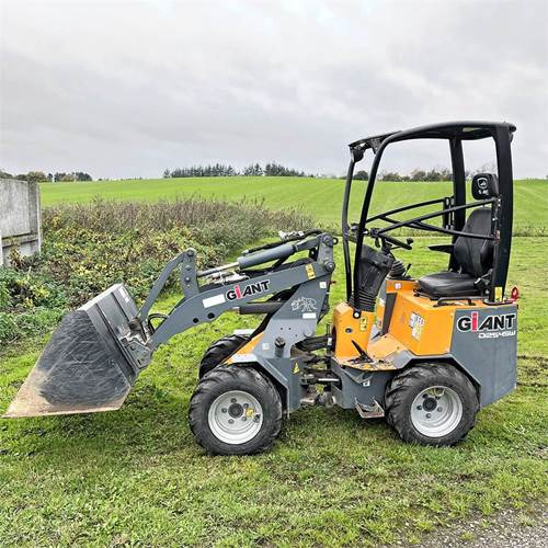 Giant D254SW - Šmykom riadený nakladač: obrázok 2 Giant D254SW - Šmykom riadený nakladač: obrázok 2