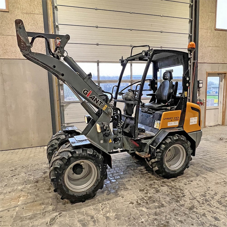 Giant V452T X-Tra HD - Kolesový nakladač: obrázok 2 Giant V452T X-Tra HD - Kolesový nakladač: obrázok 2