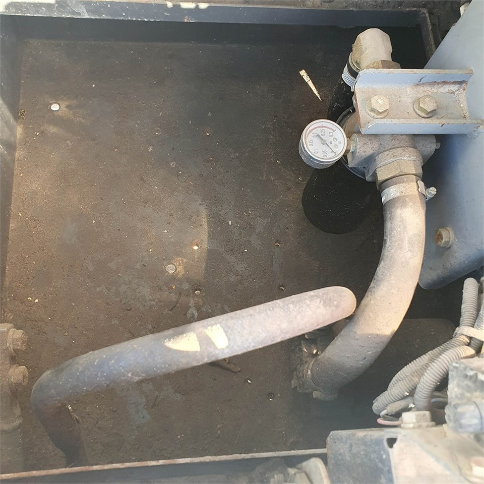 Pásové rýpadlo Hitachi Hitachi ZX250 LC-5B: obrázok 49 Pásové rýpadlo Hitachi Hitachi ZX250 LC-5B: obrázok 49