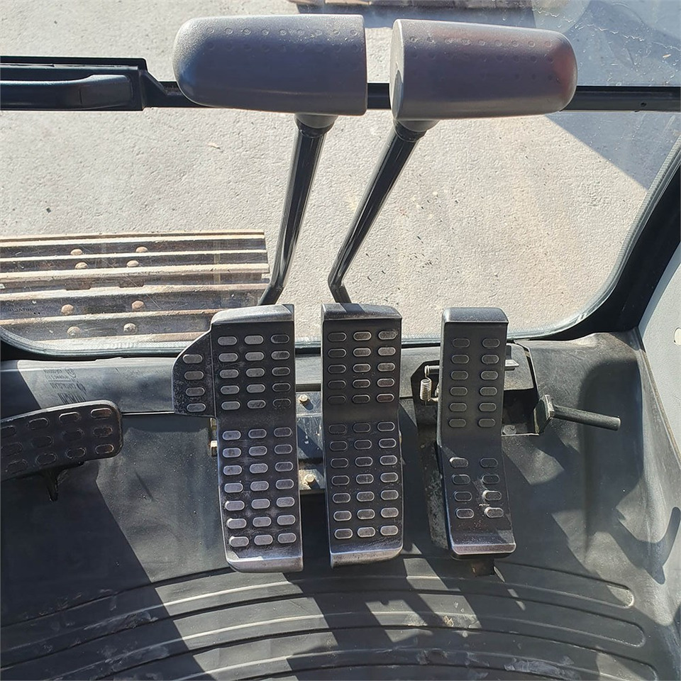 Pásové rýpadlo Hitachi Hitachi ZX250 LC-5B: obrázok 21 Pásové rýpadlo Hitachi Hitachi ZX250 LC-5B: obrázok 21