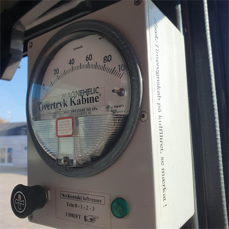 Pásové rýpadlo Hitachi Hitachi ZX250 LC-5B: obrázok 31 Pásové rýpadlo Hitachi Hitachi ZX250 LC-5B: obrázok 31