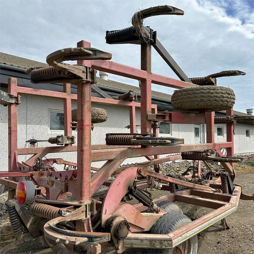 Horsch Terrano 6 FG - Kultivátor: obrázok 4 Horsch Terrano 6 FG - Kultivátor: obrázok 4