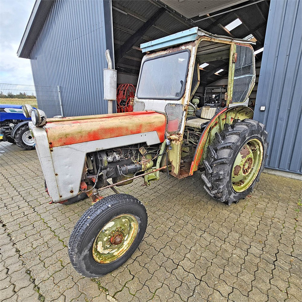 IH 276 - Traktor: obrázok 1 IH 276 - Traktor: obrázok 1