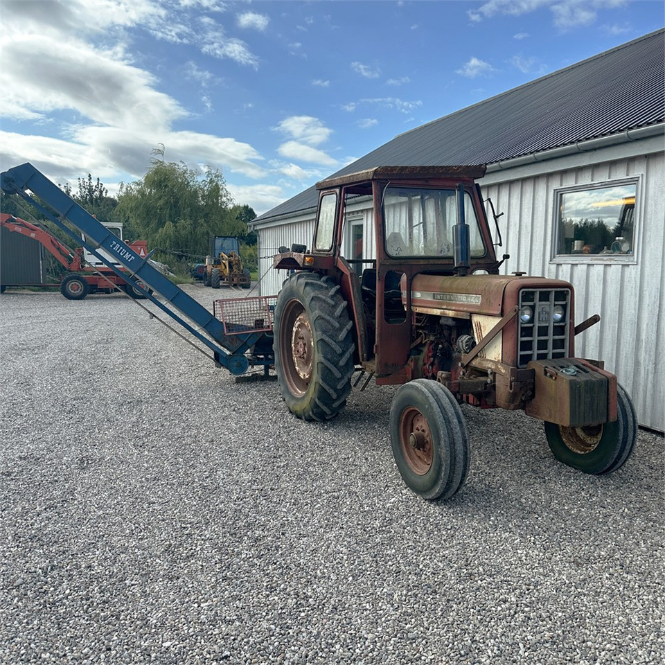 International IH 474 - Traktor: obrázok 5 International IH 474 - Traktor: obrázok 5