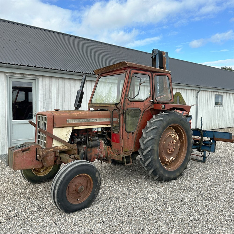 International IH 474 - Traktor: obrázok 3 International IH 474 - Traktor: obrázok 3