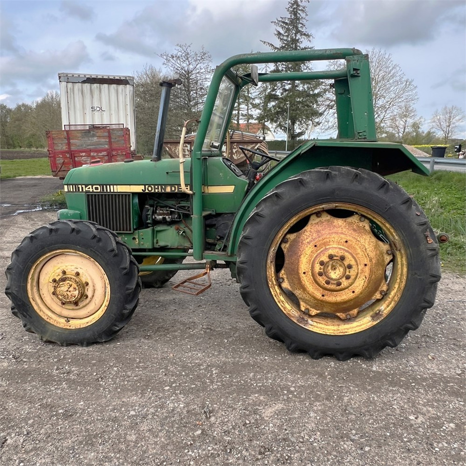 John Deere 1140 - Traktor: obrázok 5 John Deere 1140 - Traktor: obrázok 5