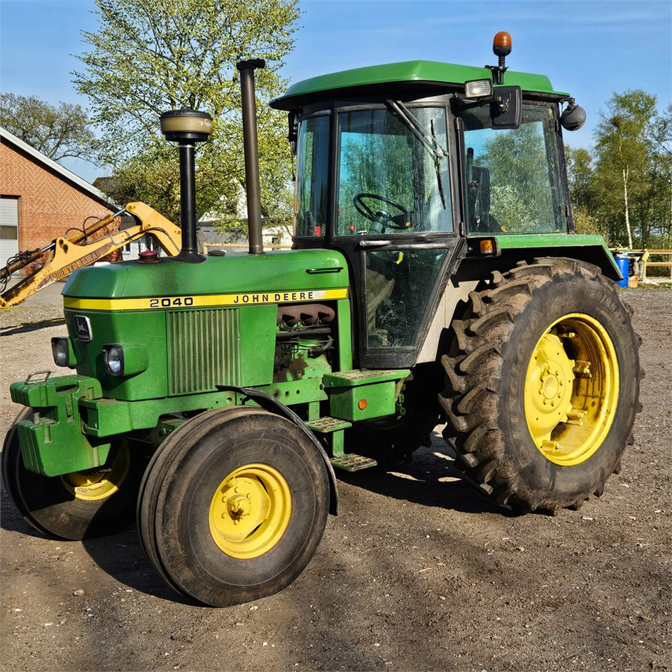 John Deere 2040 - Traktor: obrázok 1 John Deere 2040 - Traktor: obrázok 1