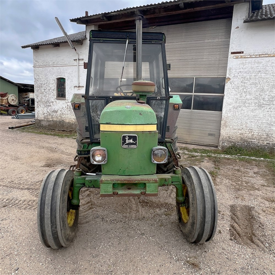 John Deere 2140 - Traktor: obrázok 5 John Deere 2140 - Traktor: obrázok 5