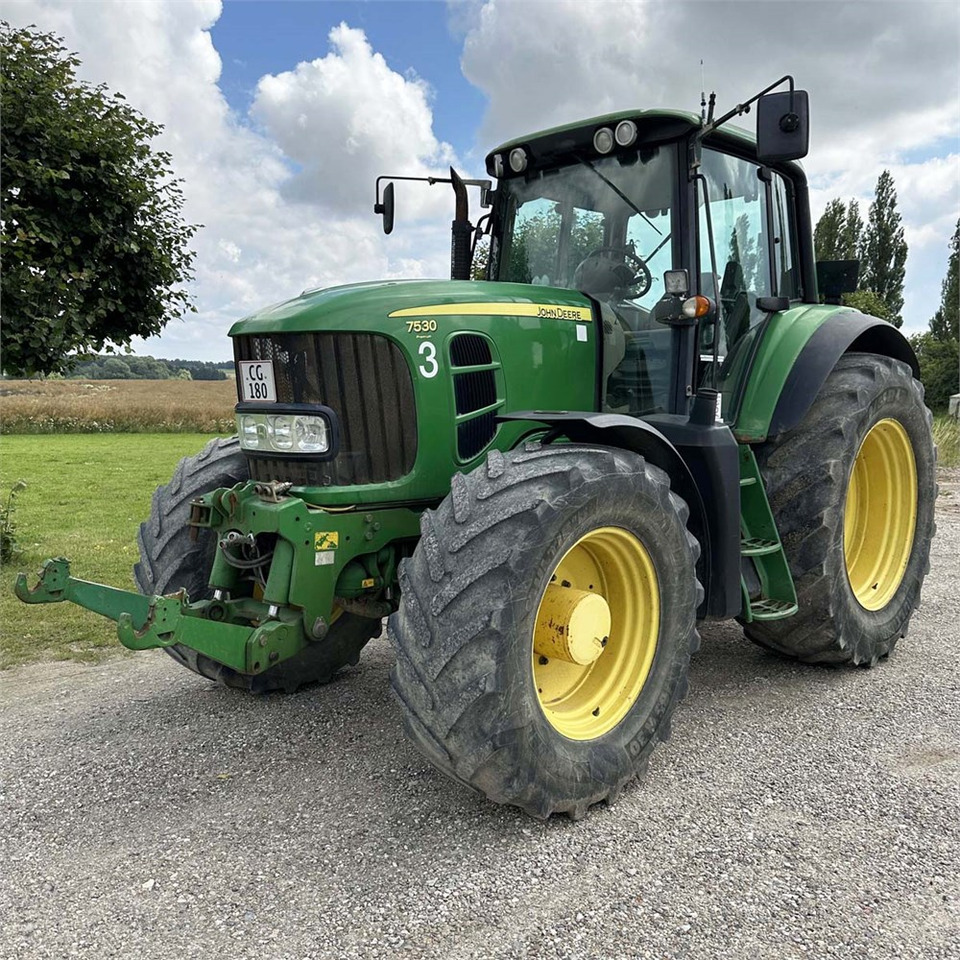 John Deere 7530 - Traktor: obrázok 2 John Deere 7530 - Traktor: obrázok 2