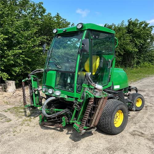 John Deere 8700 PC FM - Záhradná kosačka: obrázok 1 John Deere 8700 PC FM - Záhradná kosačka: obrázok 1