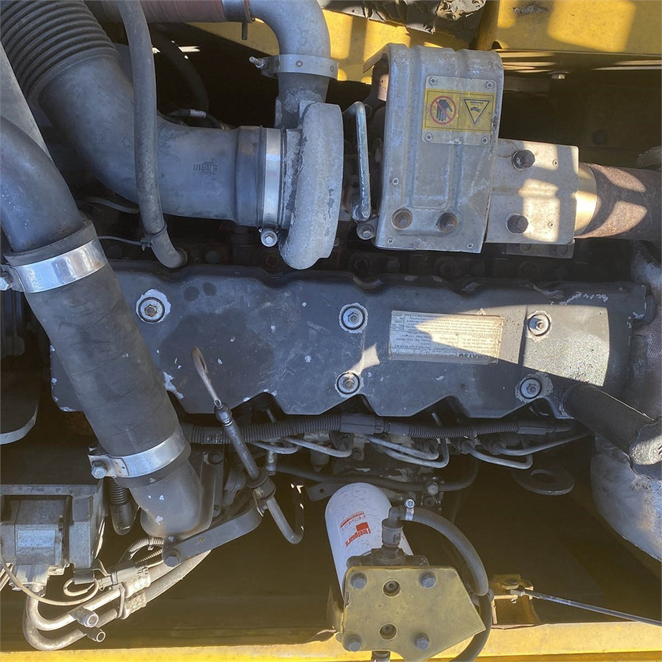 Pásové rýpadlo Komatsu PC210 LC-8K: obrázok 28