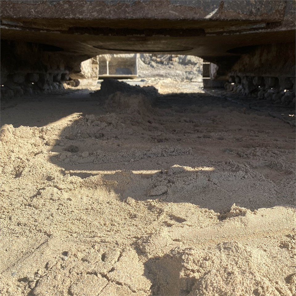 Pásové rýpadlo Komatsu PC210 LC-8K: obrázok 31