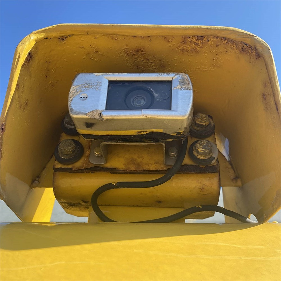 Pásové rýpadlo Komatsu PC210 LC-8K: obrázok 25