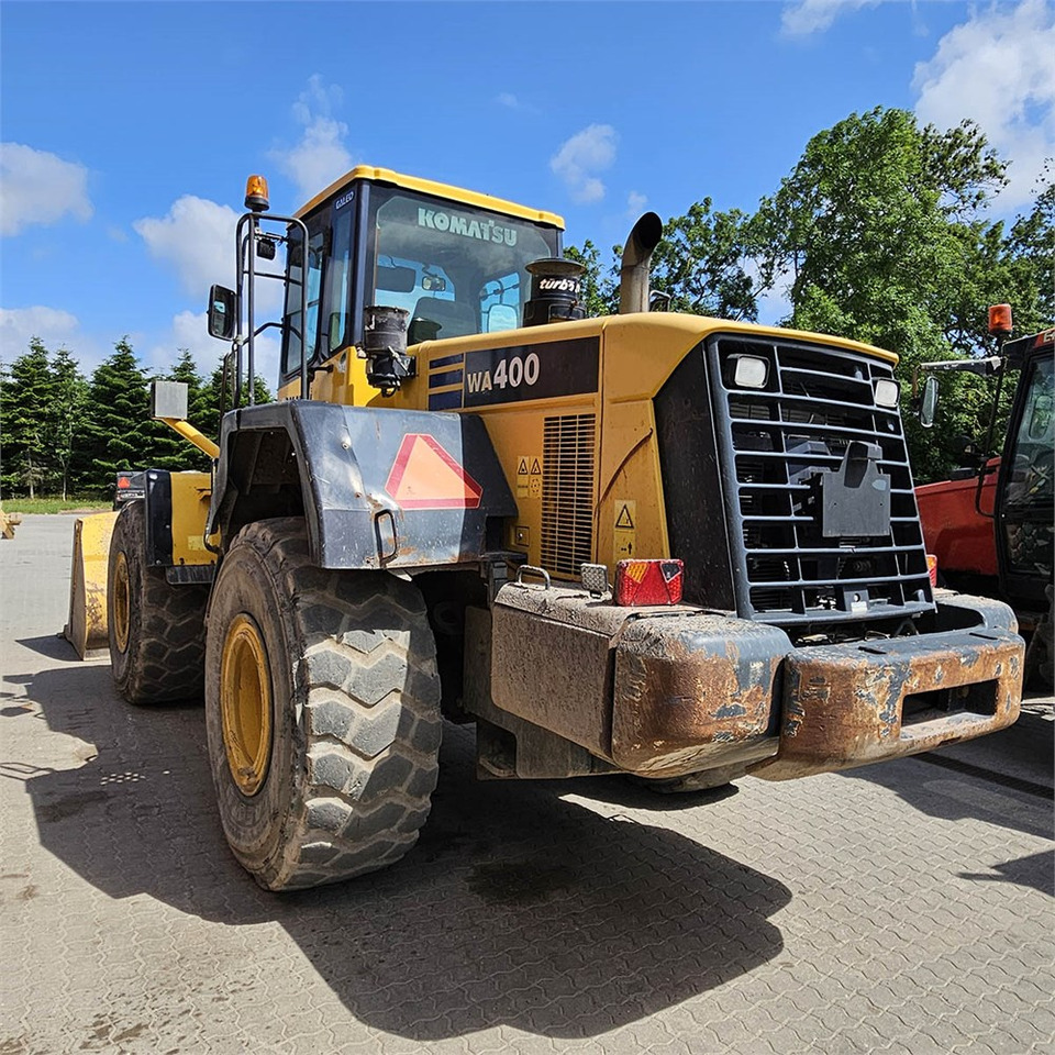 Komatsu WA400 - 5H - Kolesový nakladač: obrázok 4 Komatsu WA400 - 5H - Kolesový nakladač: obrázok 4