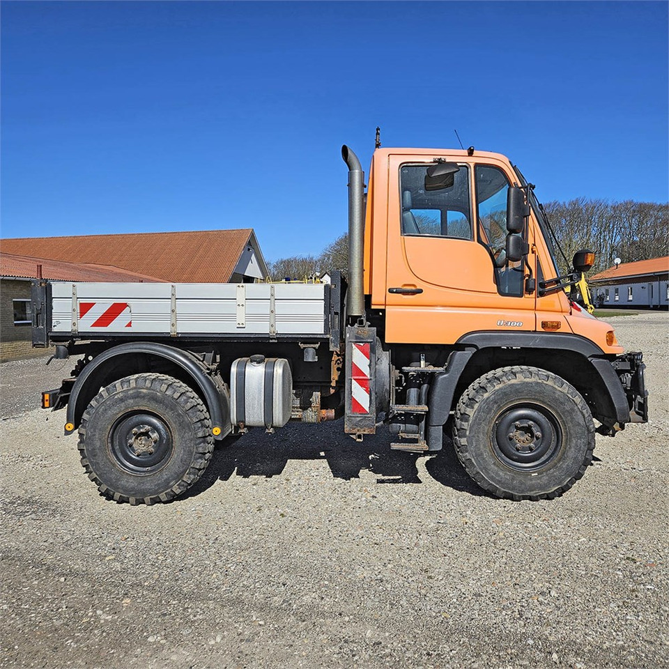 Mercedes U300 - Komunálne/ Špeciálne stroje: obrázok 2 Mercedes U300 - Komunálne/ Špeciálne stroje: obrázok 2