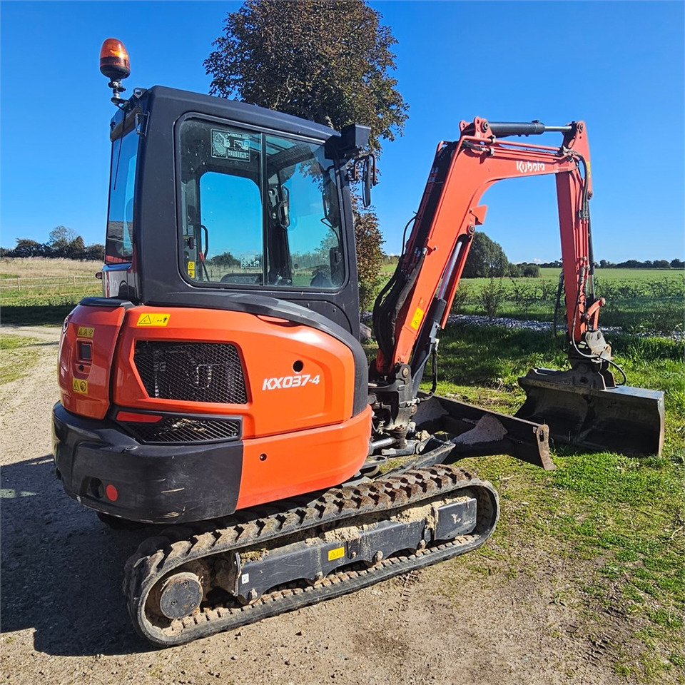 Kubota KX037-4 - Mini rýpadlo: obrázok 4 Kubota KX037-4 - Mini rýpadlo: obrázok 4