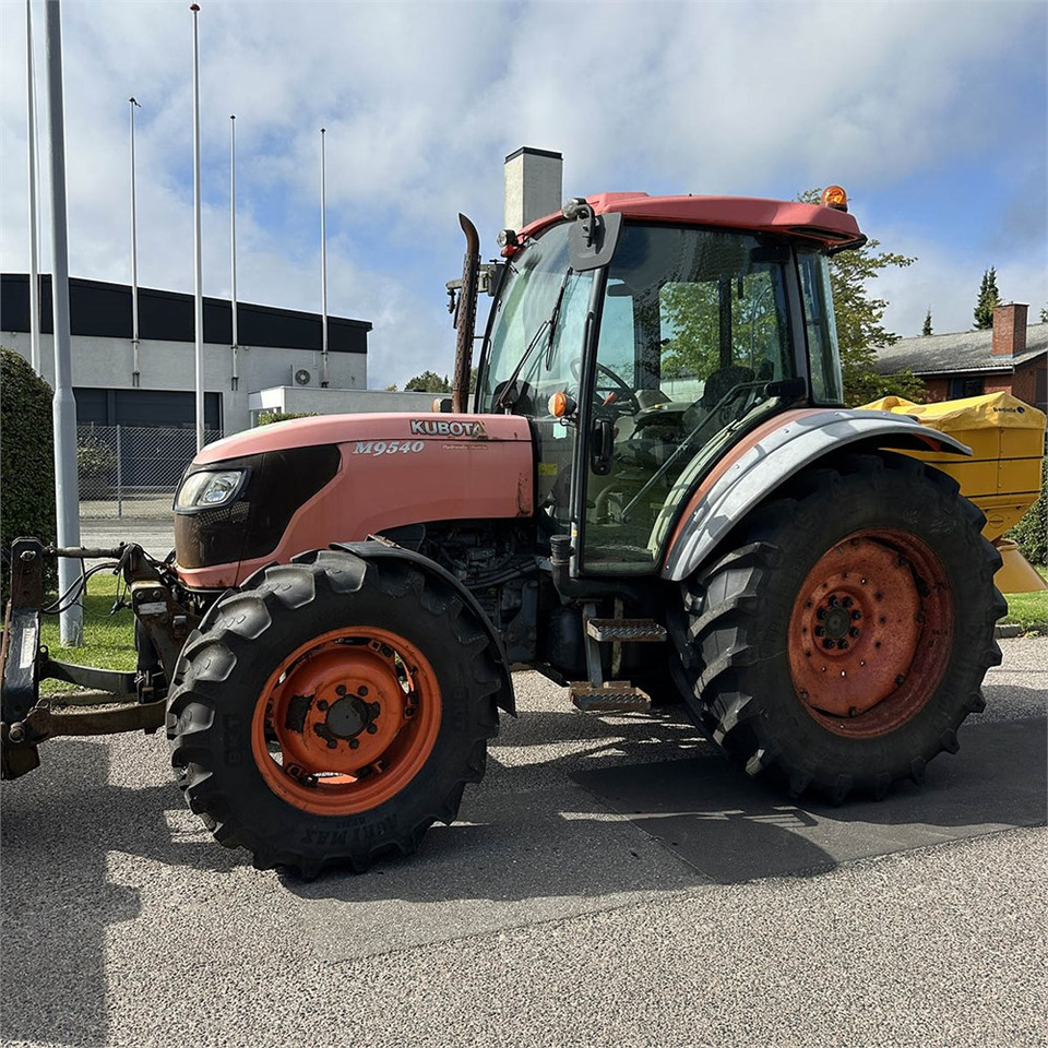 Kubota M 9540 2/4 WD - Traktor: obrázok 3 Kubota M 9540 2/4 WD - Traktor: obrázok 3