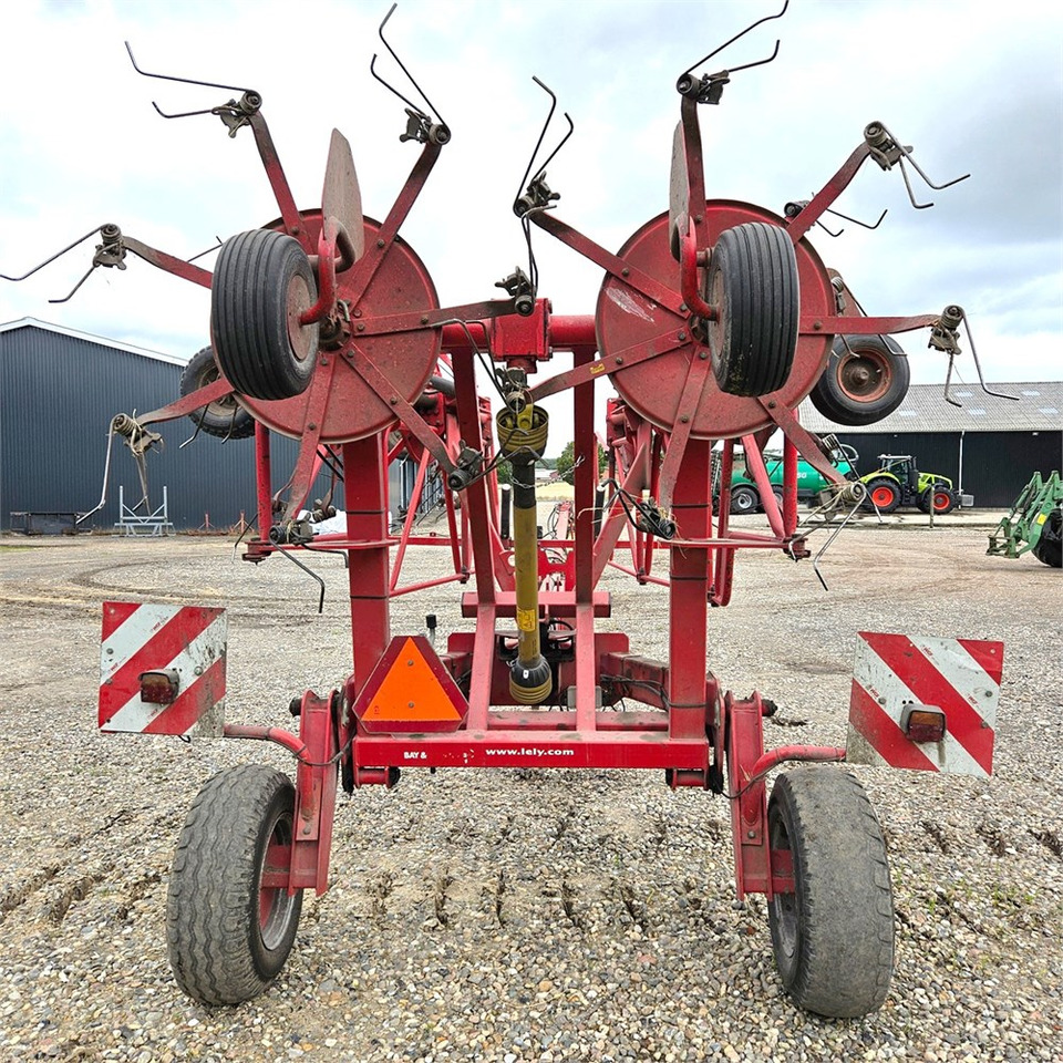 LELY Lotus 1020 s - Stroje na zber krmovín: obrázok 4 LELY Lotus 1020 s - Stroje na zber krmovín: obrázok 4