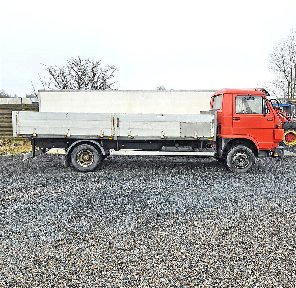 MAN 10 150 - Valníkový/ Plošinový nákladný automobil: obrázok 3 MAN 10 150 - Valníkový/ Plošinový nákladný automobil: obrázok 3