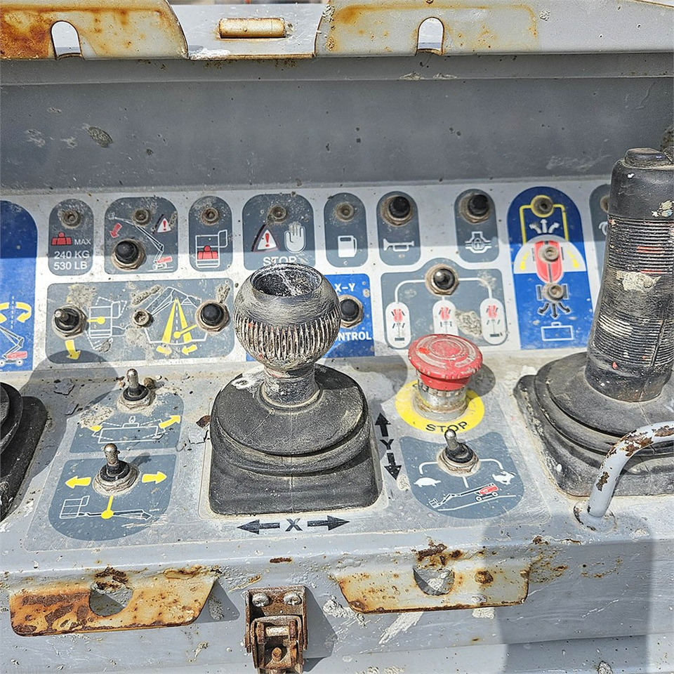 Teleskopická plošina Manitou 280 TJ: obrázok 30 Teleskopická plošina Manitou 280 TJ: obrázok 30