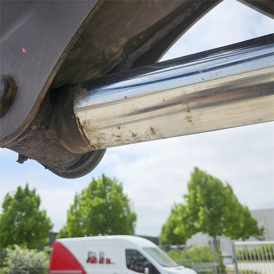 Teleskopická plošina Manitou 280 TJ: obrázok 20 Teleskopická plošina Manitou 280 TJ: obrázok 20