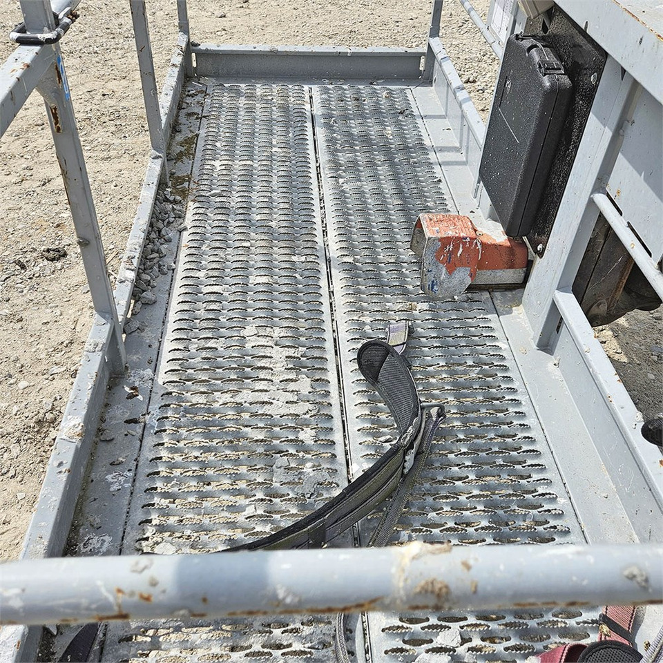 Teleskopická plošina Manitou 280 TJ: obrázok 27 Teleskopická plošina Manitou 280 TJ: obrázok 27