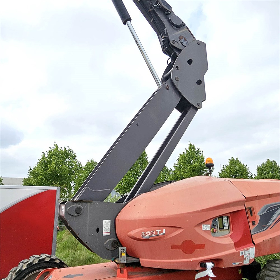 Teleskopická plošina Manitou 280 TJ: obrázok 11 Teleskopická plošina Manitou 280 TJ: obrázok 11