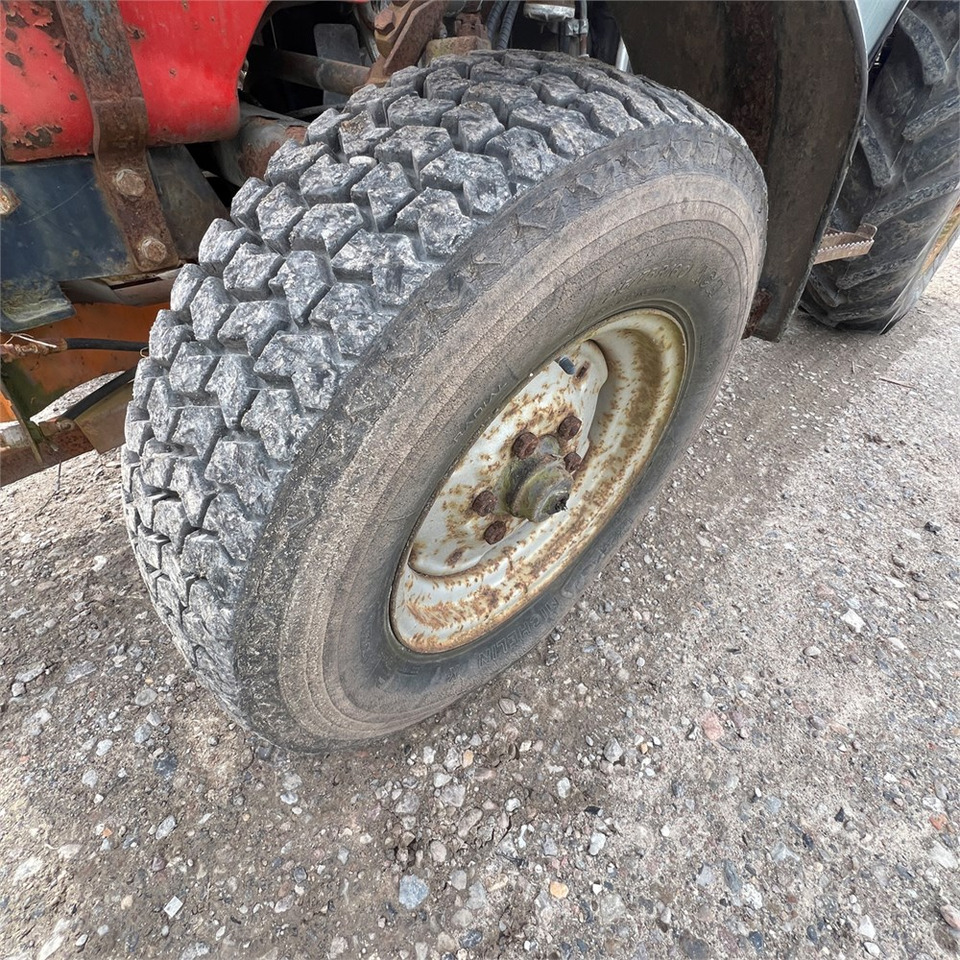 Traktor Massey Ferguson 355: obrázok 30 Traktor Massey Ferguson 355: obrázok 30