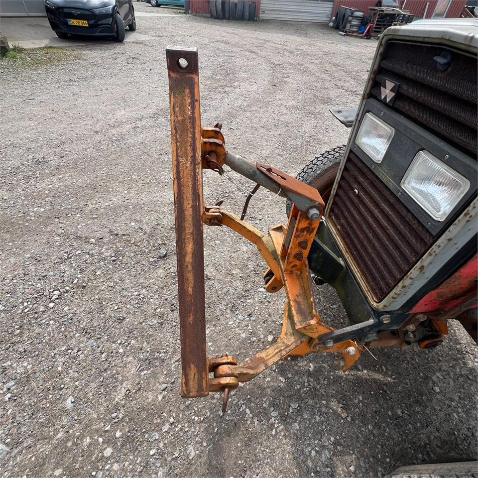 Traktor Massey Ferguson 355: obrázok 26 Traktor Massey Ferguson 355: obrázok 26