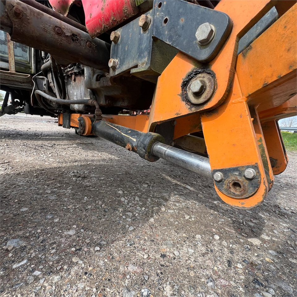 Traktor Massey Ferguson 355: obrázok 27 Traktor Massey Ferguson 355: obrázok 27