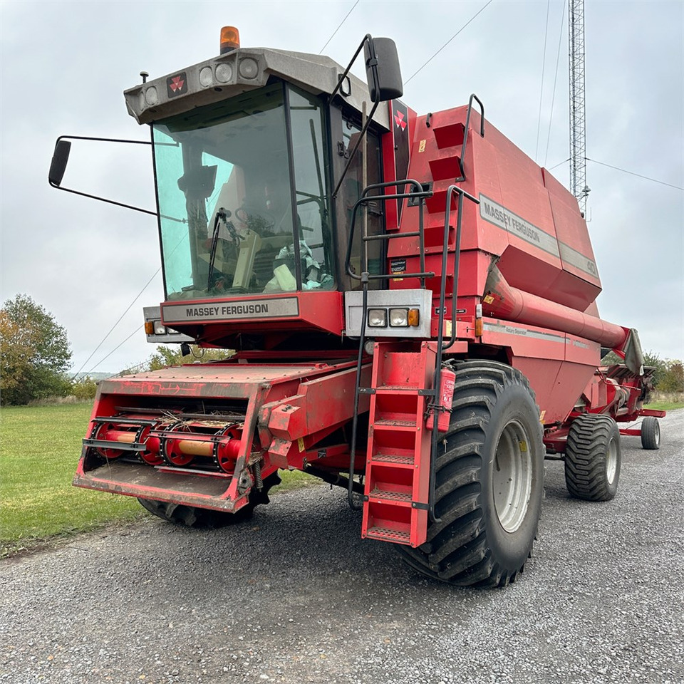 Massey Ferguson MF40 - Kombajn: obrázok 3 Massey Ferguson MF40 - Kombajn: obrázok 3