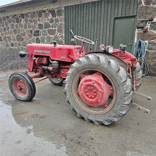 McCORMICK D-324 Standard - Traktor: obrázok 4 McCORMICK D-324 Standard - Traktor: obrázok 4