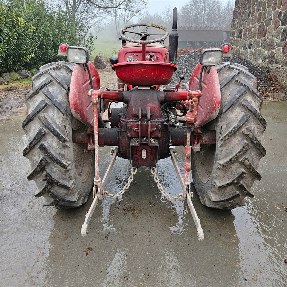 McCORMICK D-324 Standard - Traktor: obrázok 5 McCORMICK D-324 Standard - Traktor: obrázok 5
