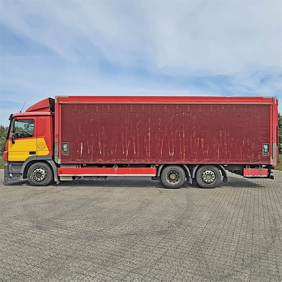 Mercedes Actros 2541 - Skříňový nákladní auto: obrázok 2 Mercedes Actros 2541 - Skříňový nákladní auto: obrázok 2