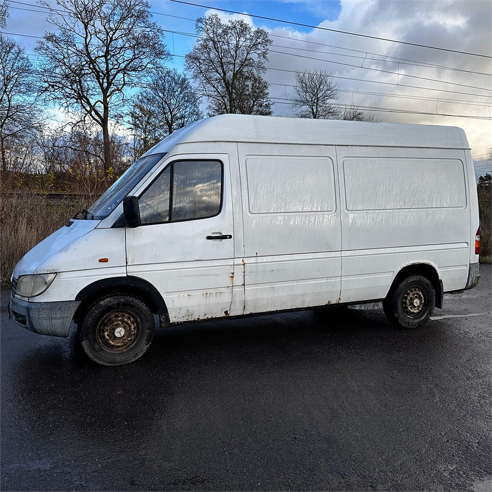 Mercedes SPRINTER 316 CDI-35 - Furgon: obrázok 2 Mercedes SPRINTER 316 CDI-35 - Furgon: obrázok 2