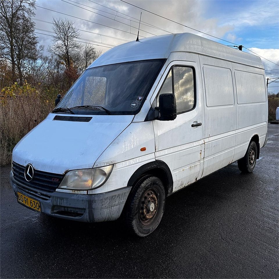 Mercedes SPRINTER 316 CDI-35 - Furgon: obrázok 3 Mercedes SPRINTER 316 CDI-35 - Furgon: obrázok 3