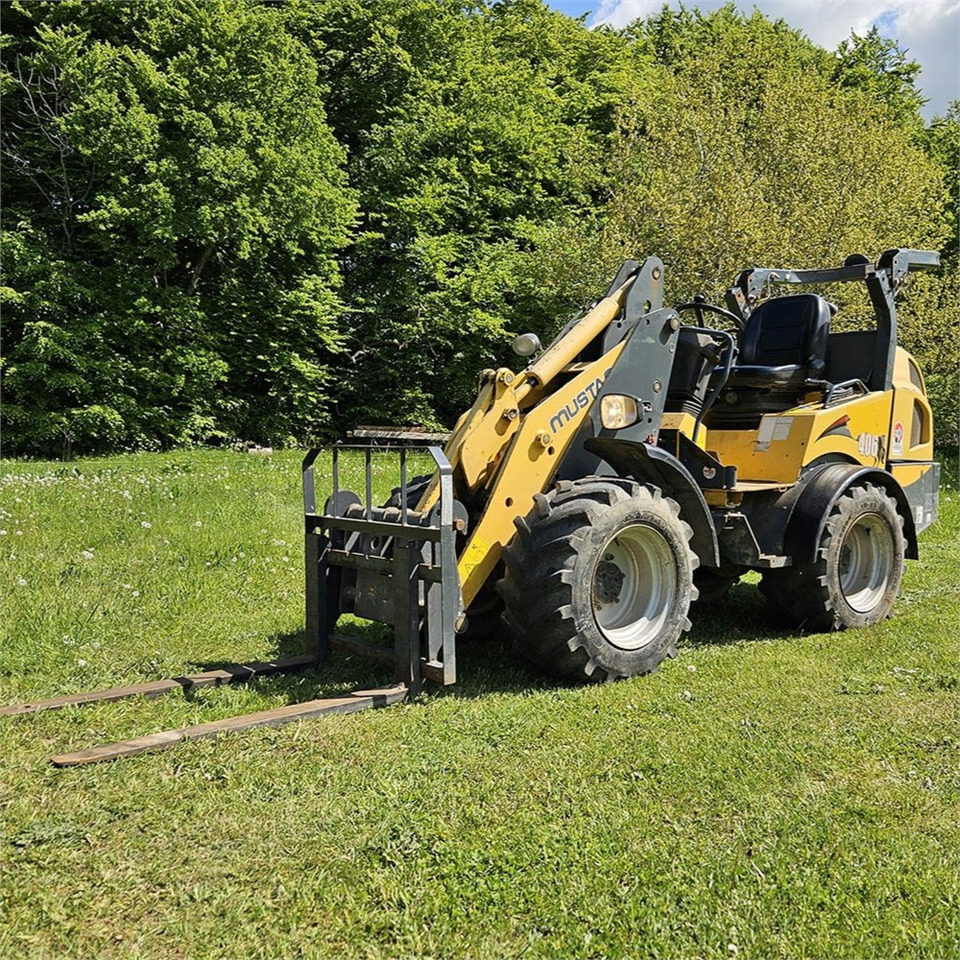 Mustang AL406 - Šmykom riadený nakladač: obrázok 1 Mustang AL406 - Šmykom riadený nakladač: obrázok 1