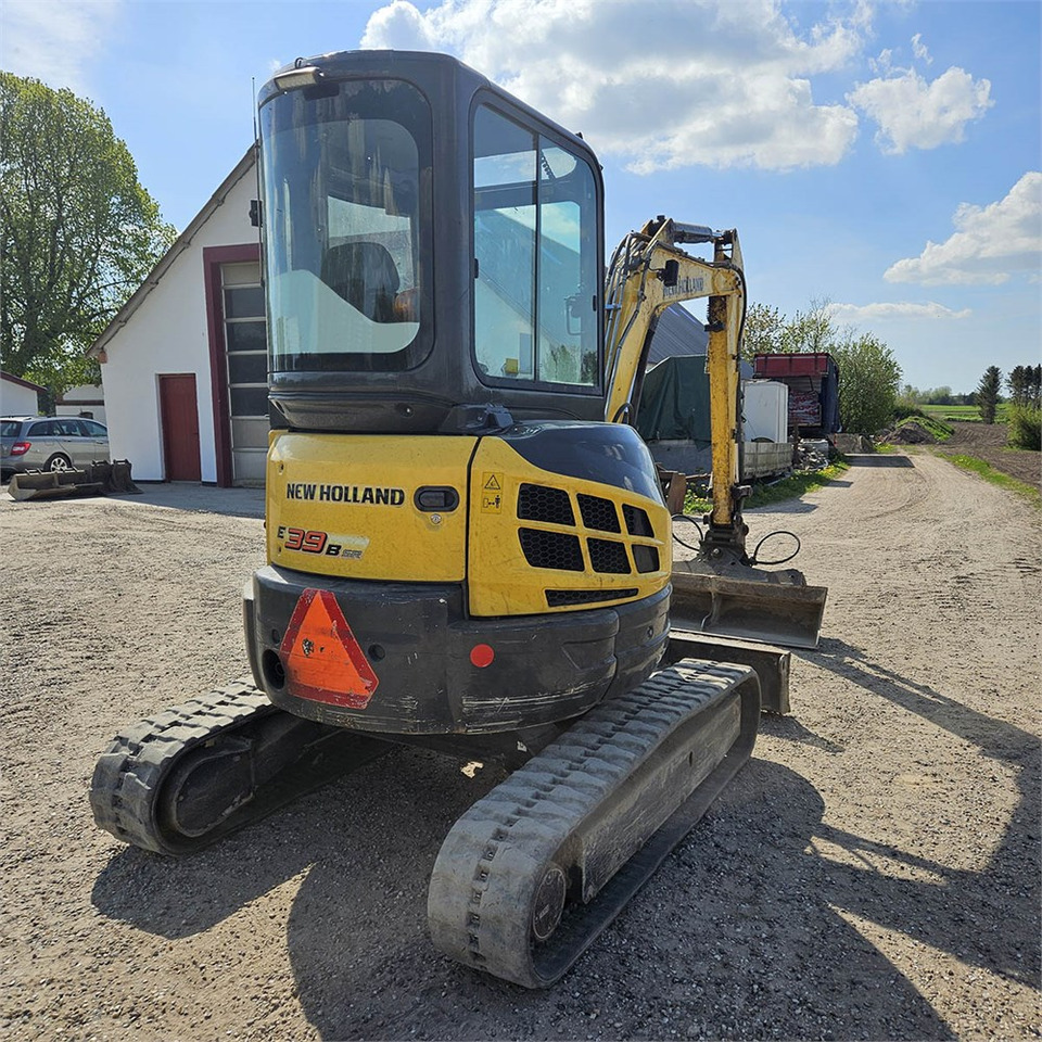 New Holland E39 B - Mini rýpadlo: obrázok 5 New Holland E39 B - Mini rýpadlo: obrázok 5