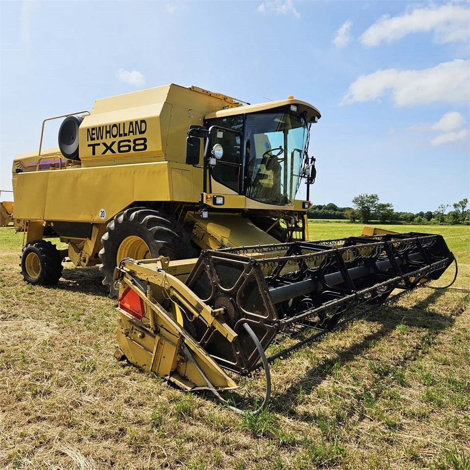 New Holland TX68 - Kombajn: obrázok 4 New Holland TX68 - Kombajn: obrázok 4