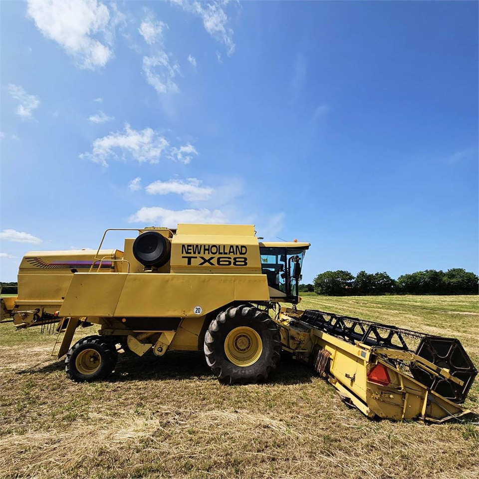New Holland TX68 - Kombajn: obrázok 5 New Holland TX68 - Kombajn: obrázok 5