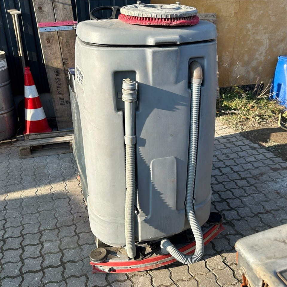 Nilfisk BR 755 - Podlahový umývací stroj: obrázok 4 Nilfisk BR 755 - Podlahový umývací stroj: obrázok 4