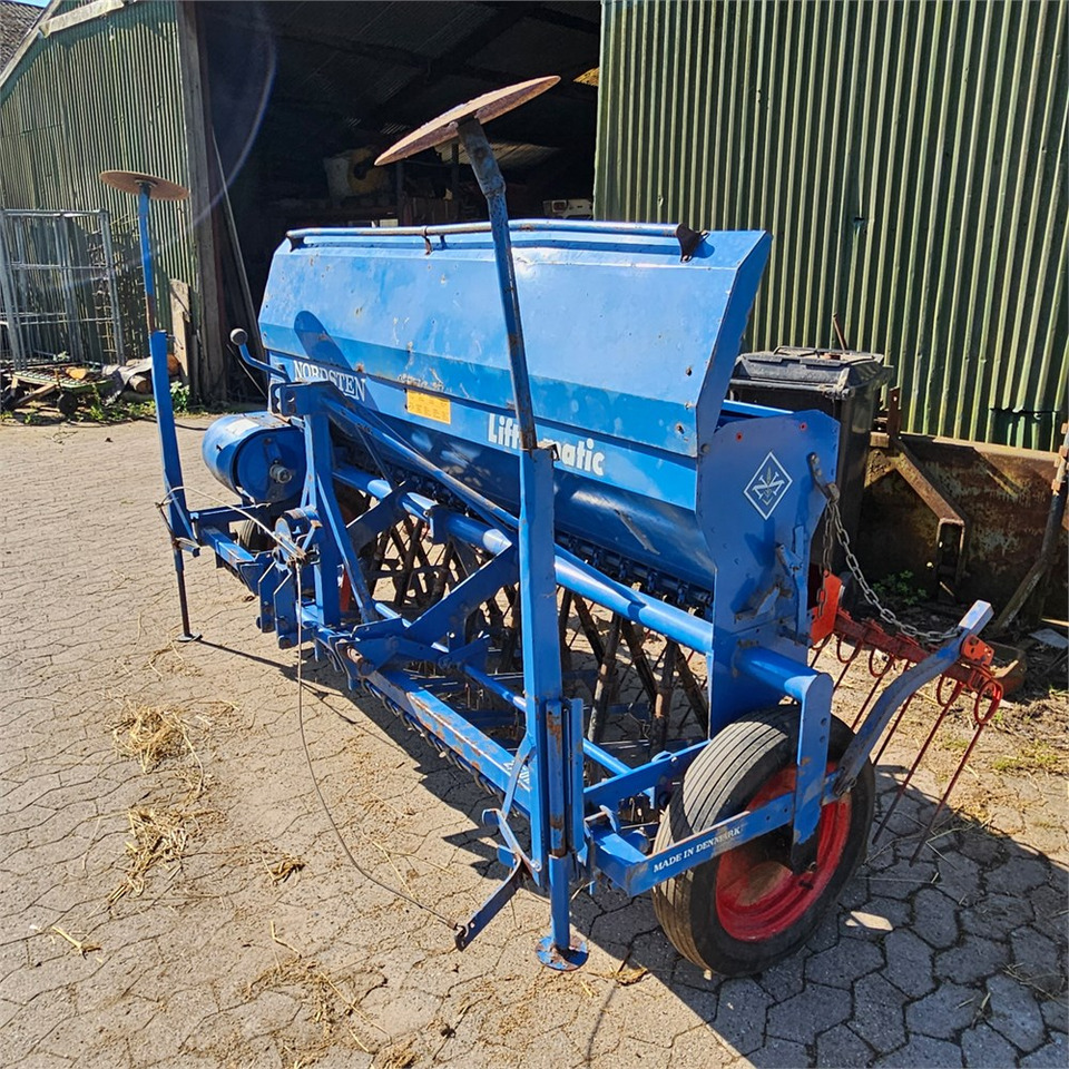 Nordsten Lift-o-Matic 2,5 - Sejací stroj: obrázok 2 Nordsten Lift-o-Matic 2,5 - Sejací stroj: obrázok 2