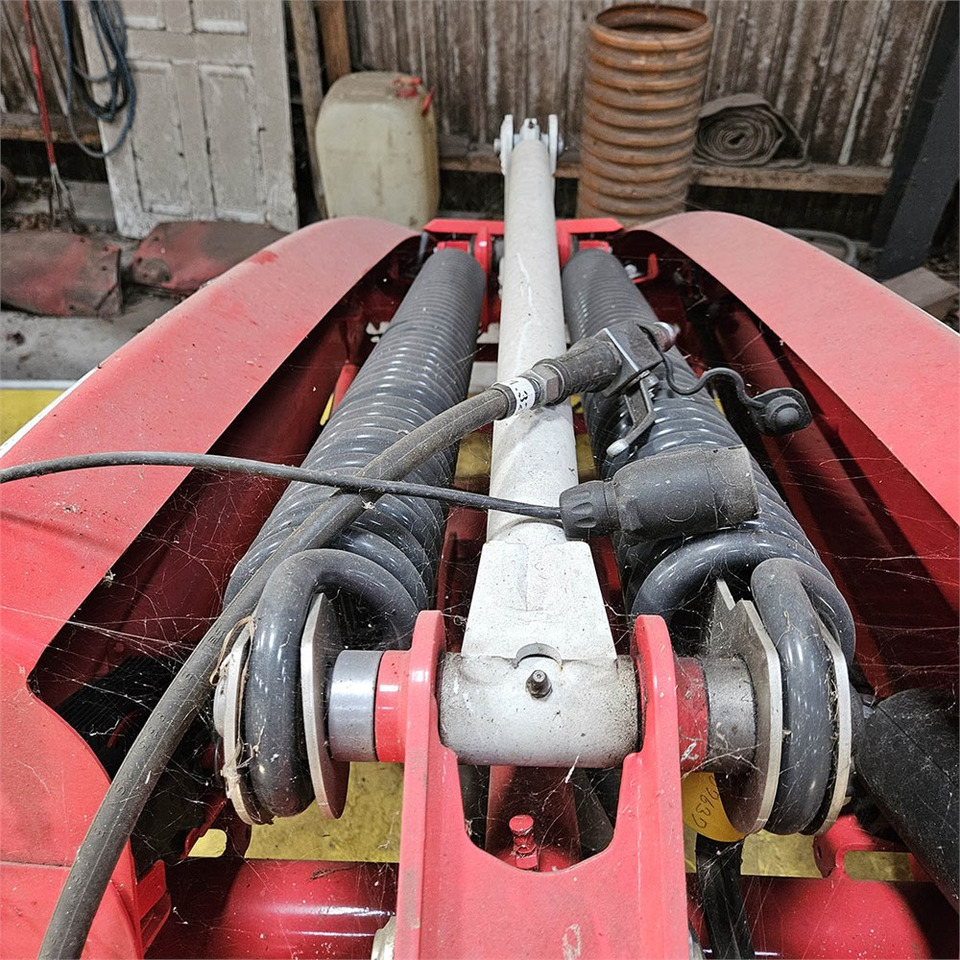 Kombajn Pöttinger Novacat S12 + Novacat 351 Alpha Pro: obrázok 26 Kombajn Pöttinger Novacat S12 + Novacat 351 Alpha Pro: obrázok 26