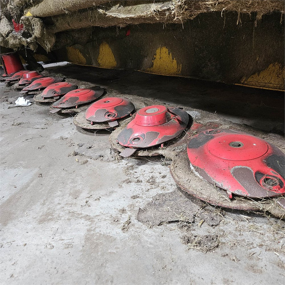 Kombajn Pöttinger Novacat S12 + Novacat 351 Alpha Pro: obrázok 31 Kombajn Pöttinger Novacat S12 + Novacat 351 Alpha Pro: obrázok 31