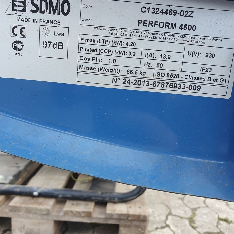 SDMO 4500 - Elektrický generátor: obrázok 4 SDMO 4500 - Elektrický generátor: obrázok 4