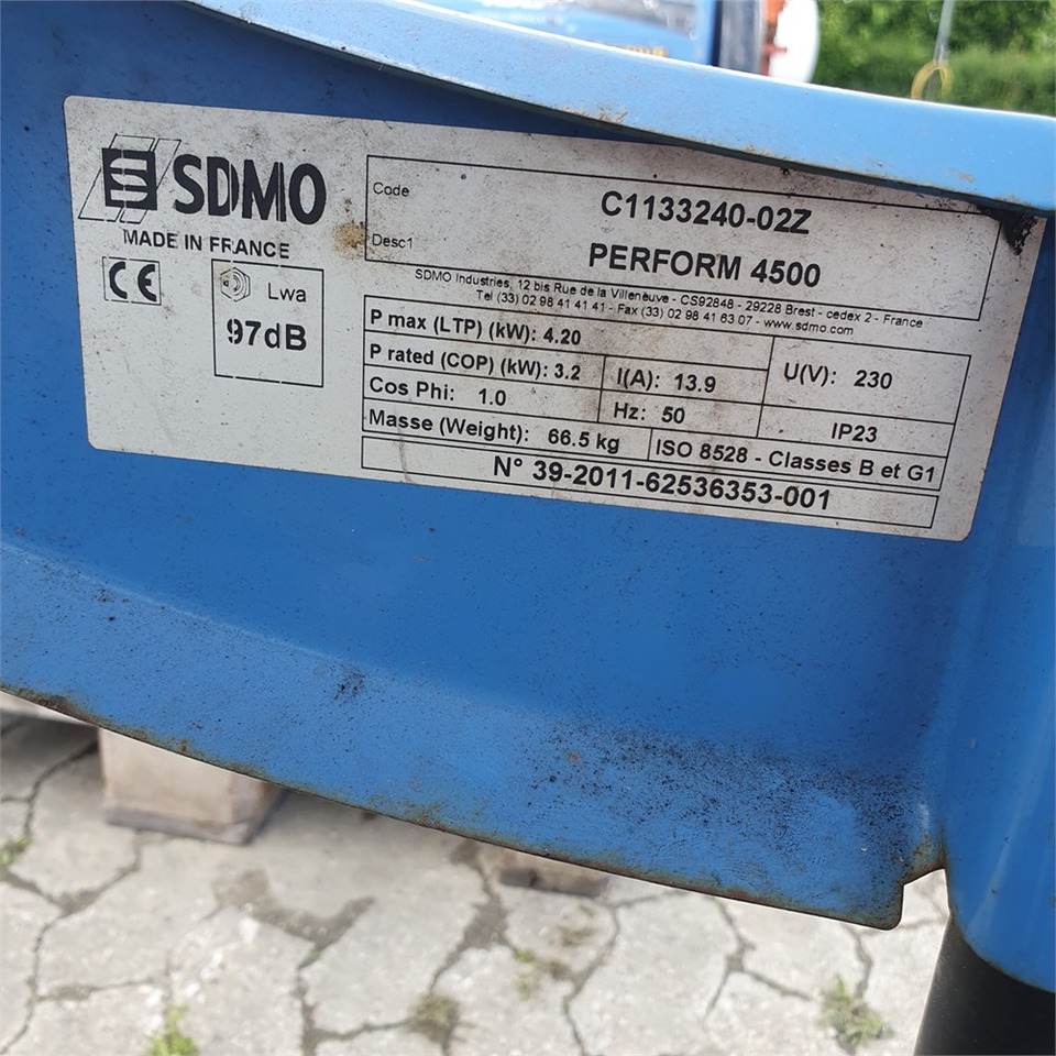 SDMO 4500 - Elektrický generátor: obrázok 5 SDMO 4500 - Elektrický generátor: obrázok 5