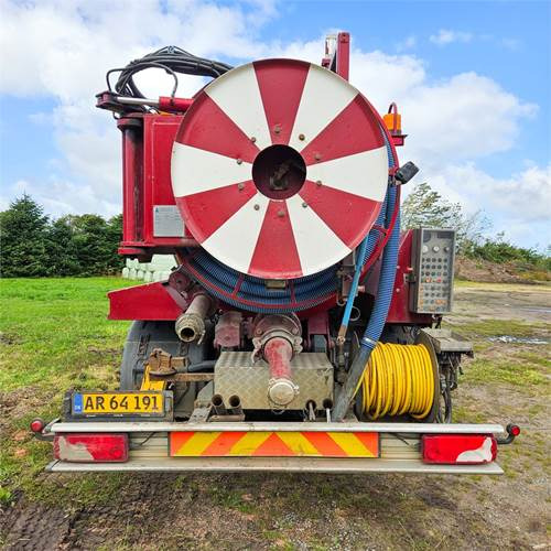 Scania P250 - Fekálne vozidlo: obrázok 2 Scania P250 - Fekálne vozidlo: obrázok 2